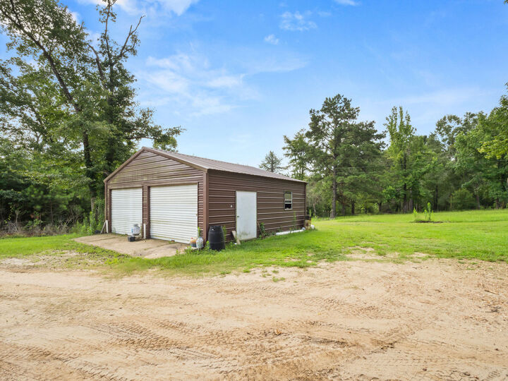 Property Photo:  723 White City  LA 71439 