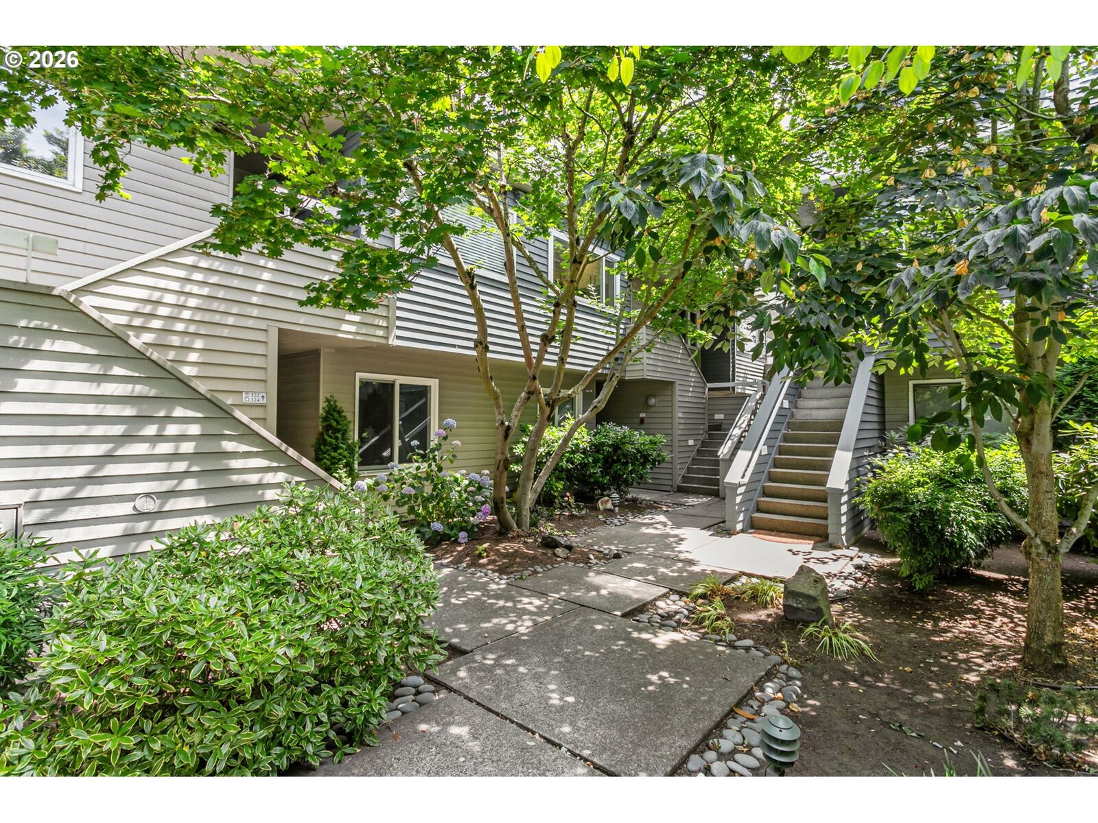Property Photo: 118 N Hayden Bay Dr OR 97217