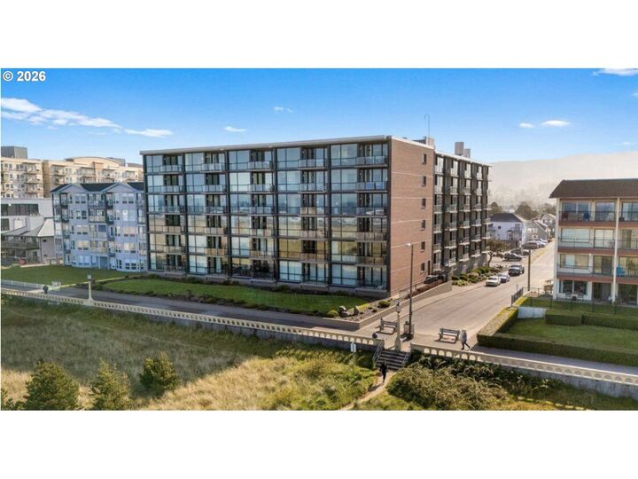 Property Photo:  475 S Prom 112  OR 97138 