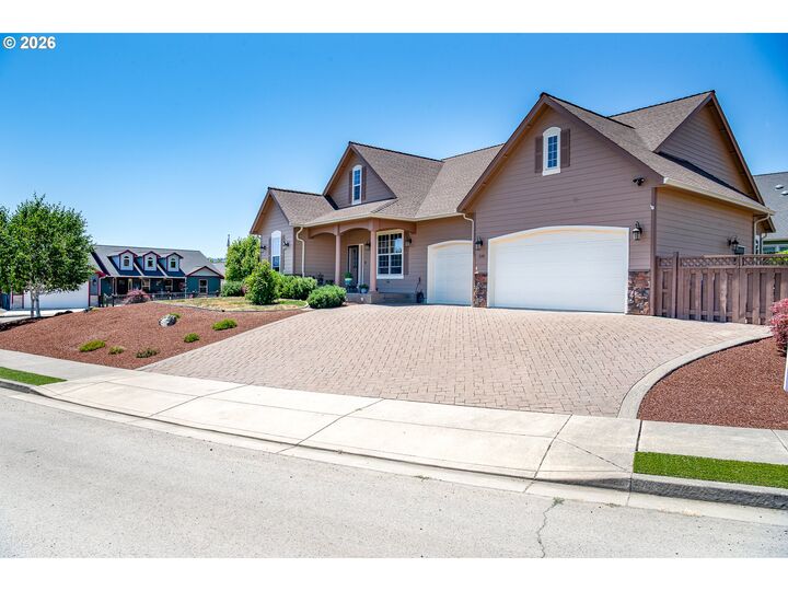 Property Photo:  330 Wil Way  OR 97496 