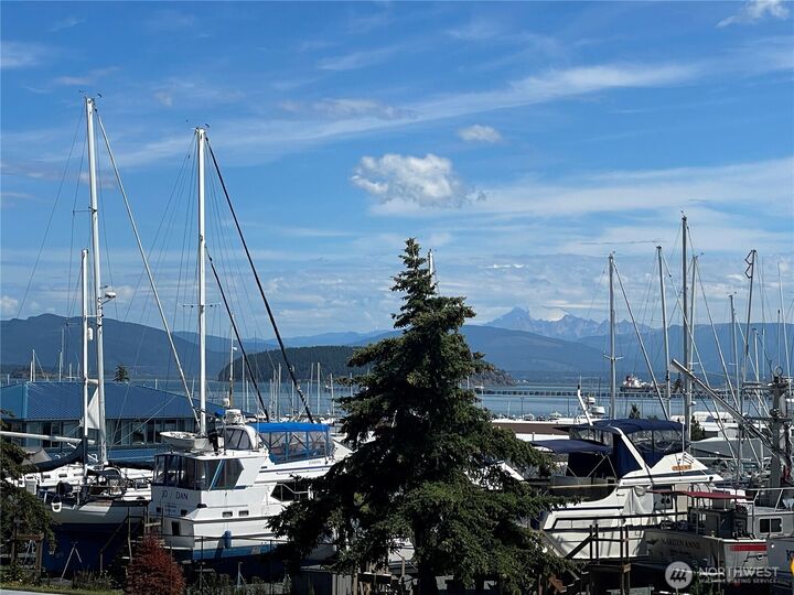 Property Photo:  3120  R Avenue 3  WA 98221 