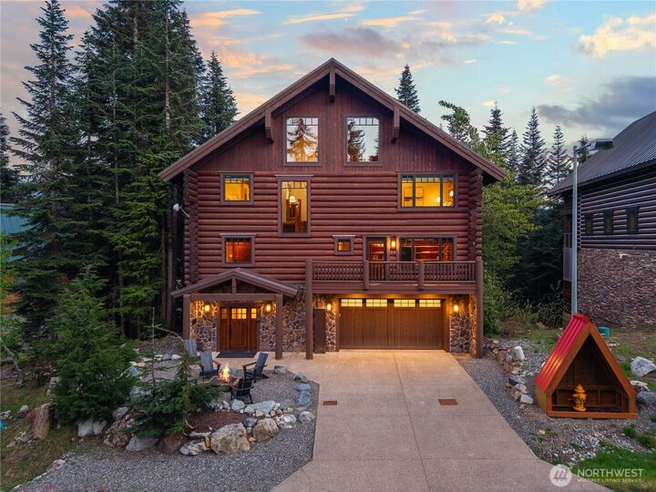 Property Photo:  6  Summit Way  WA 98068 