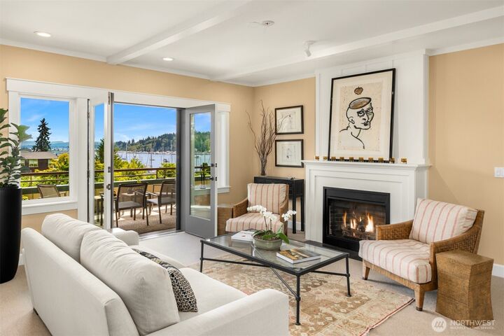 Property Photo:  470  Wood Avenue SW 2A  WA 98110 