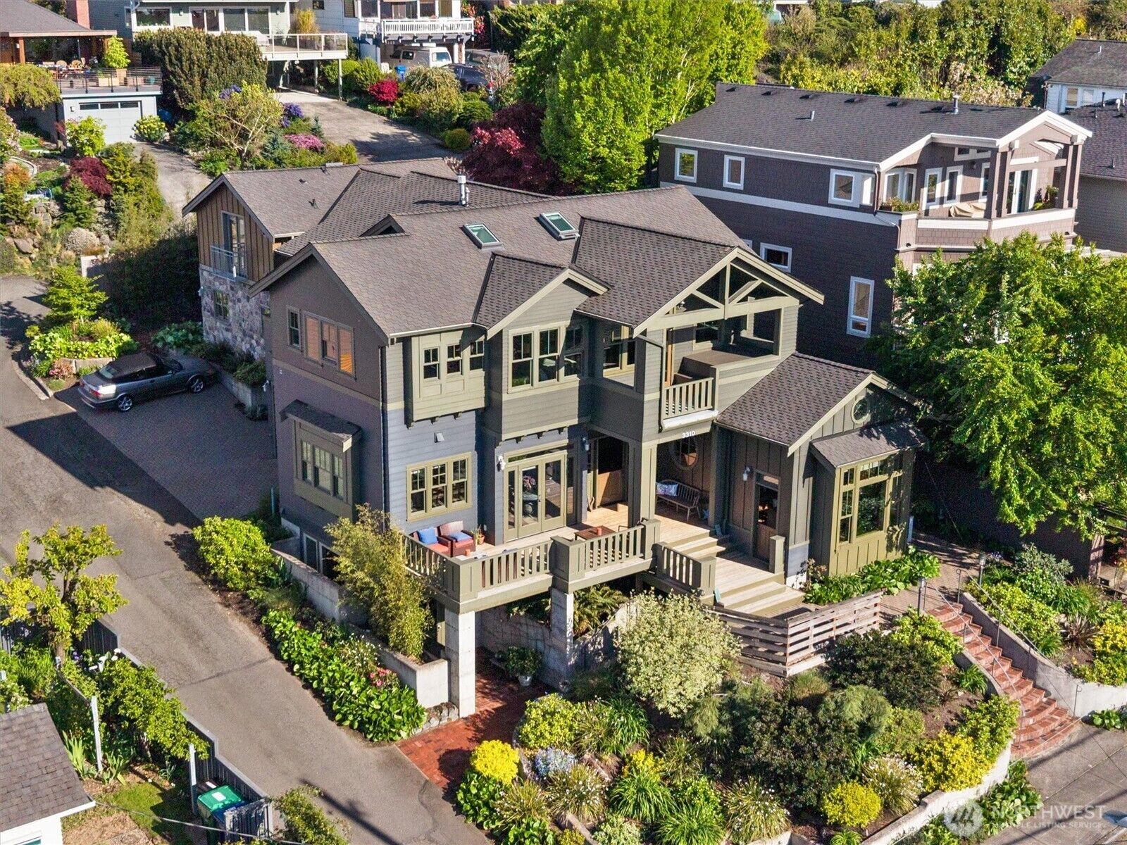 Property Photo:  3310  59th Avenue SW A & #B  WA 98116 