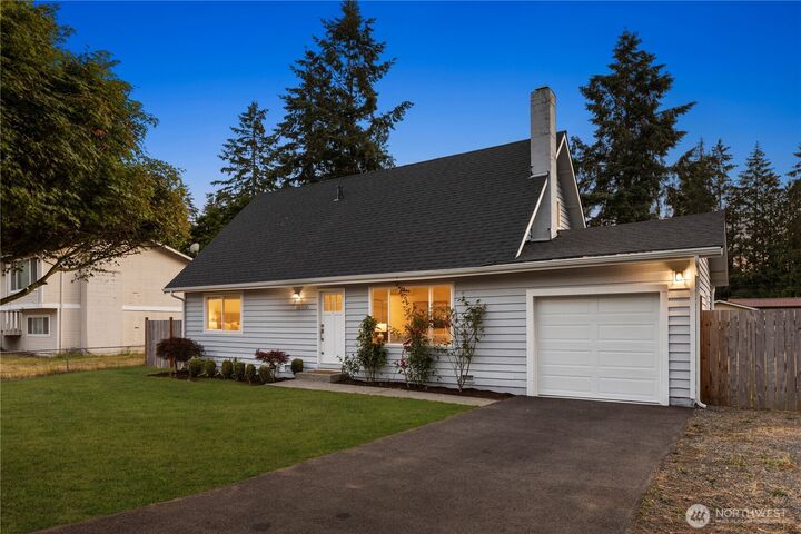 Property Photo: 14009 145th Avenue SE WA 98059