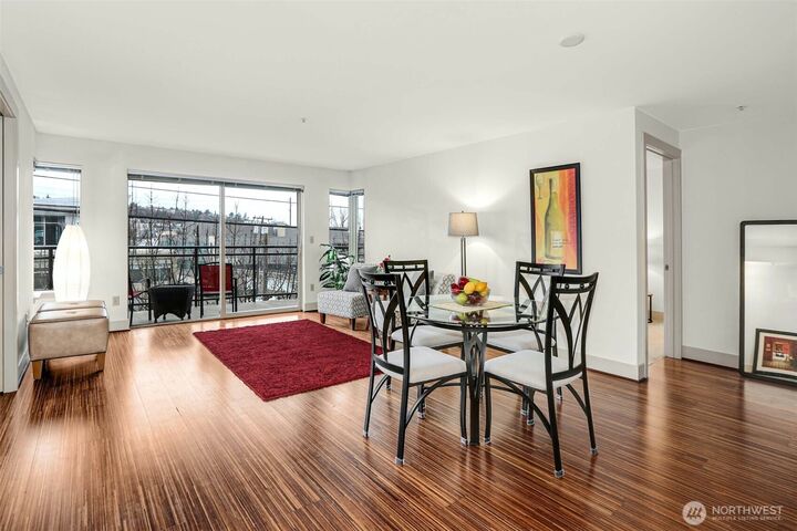 Property Photo:  1550  Eastlake Avenue E 203  WA 98102 
