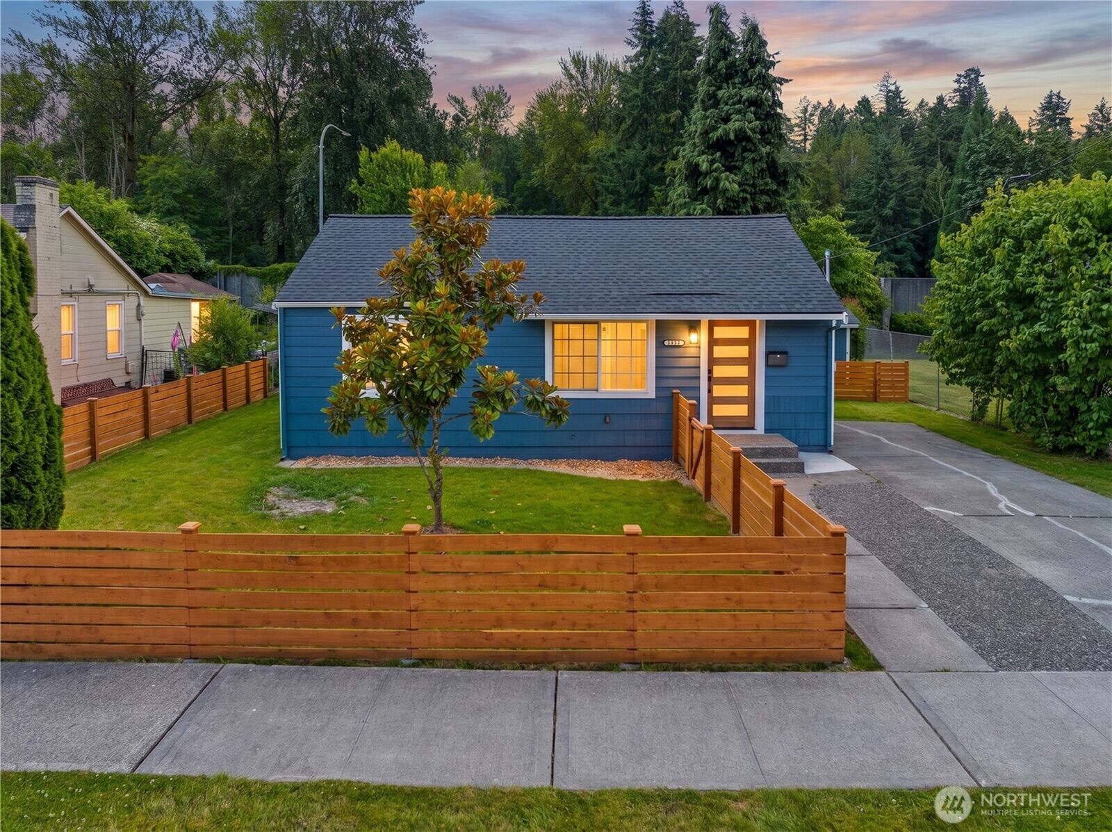 Property Photo:  3533 SE 6th Street  WA 98058 