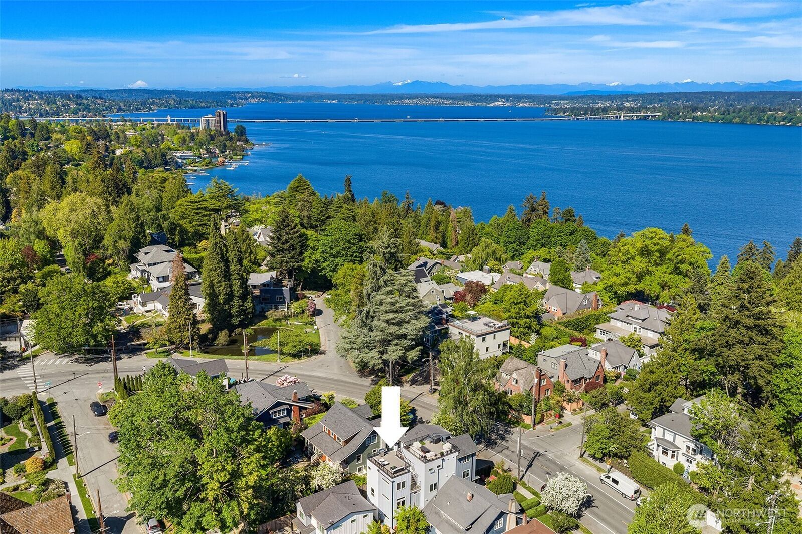 Property Photo:  1802  38th Avenue  WA 98122 