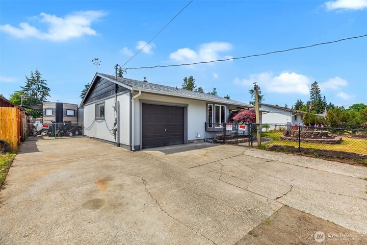 Property Photo:  17010  16th Avenue E  WA 98387 