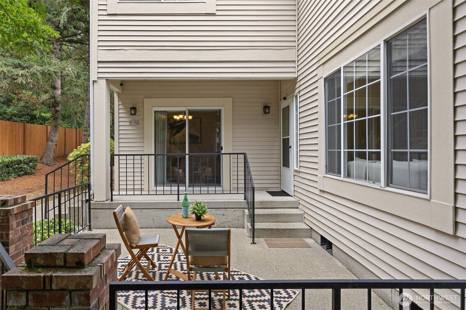 Property Photo:  10909  Avondale Road NE R-170  WA 98052 