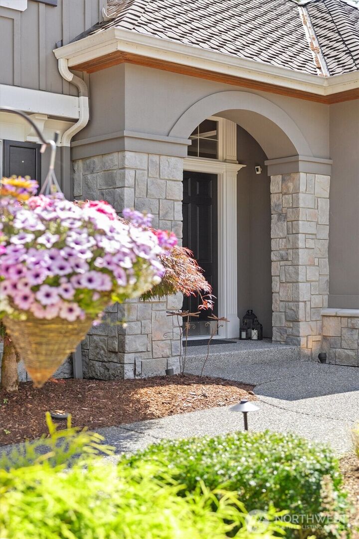 Property Photo:  26555 SE 15th Street  WA 98075 