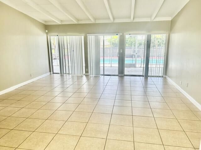 Property Photo:  2548 Gulfstream Lane  FL 33312 