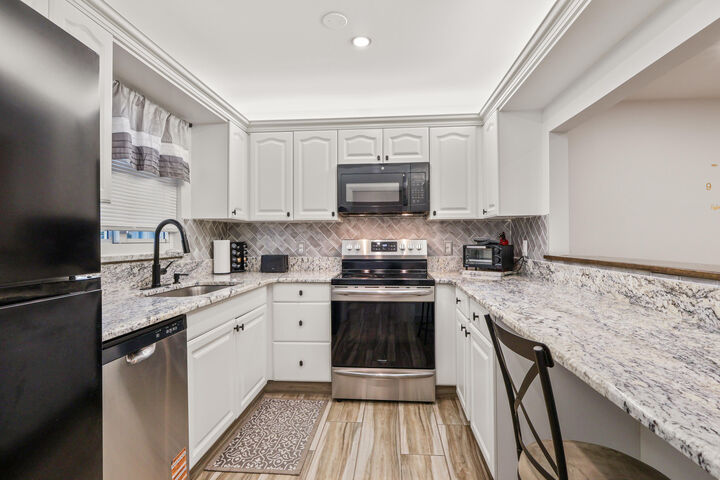 Property Photo:  2950 SE Ocean Boulevard 58-5  FL 34996 