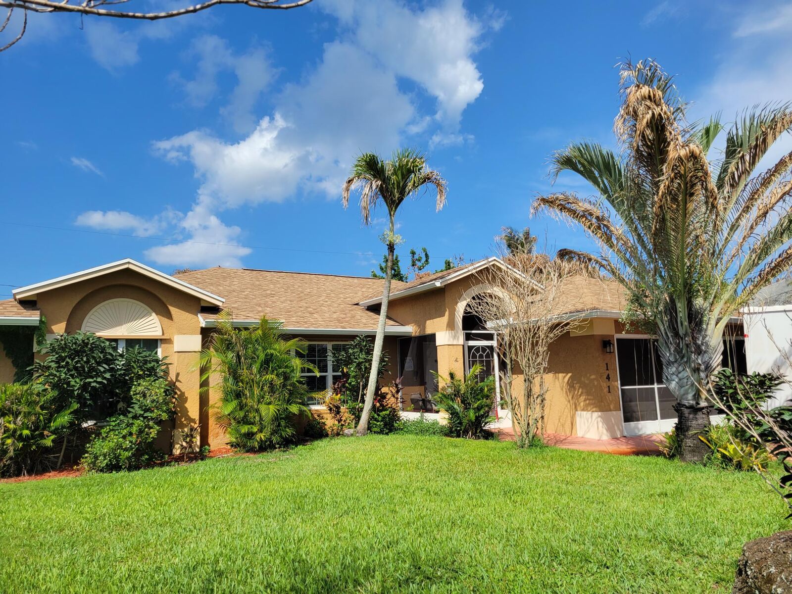 Property Photo: 141 SW Covington Road FL 34953