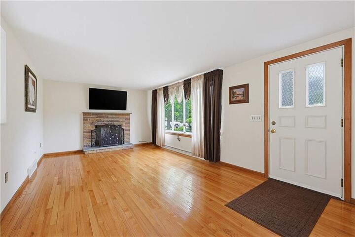 Property Photo:  31 Benjamin Avenue  RI 02920 