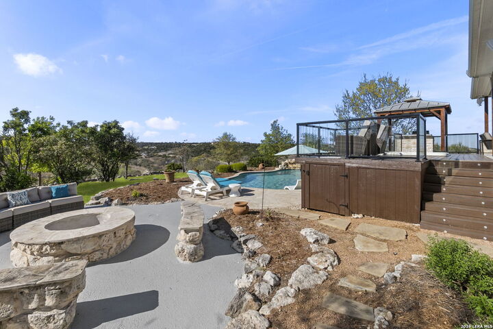 Property Photo: 616 Blue Diamond TX 78006