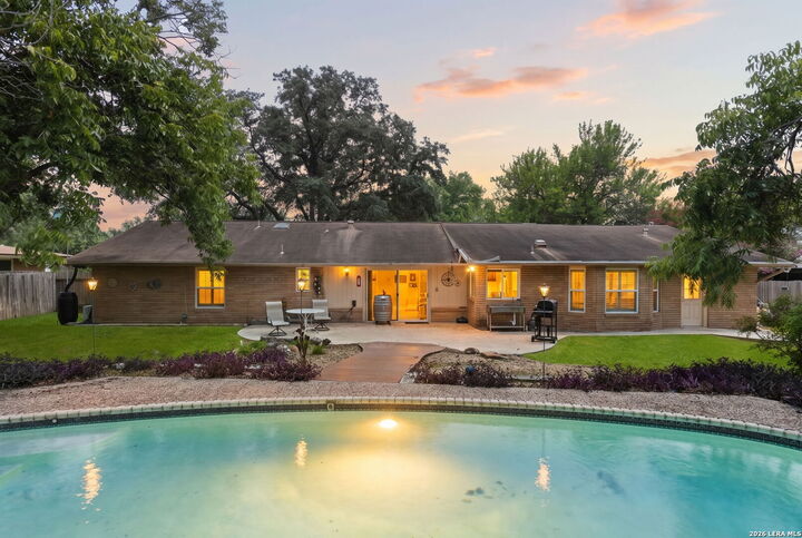 Property Photo:  421 Windcrest Dr.  TX 78239 