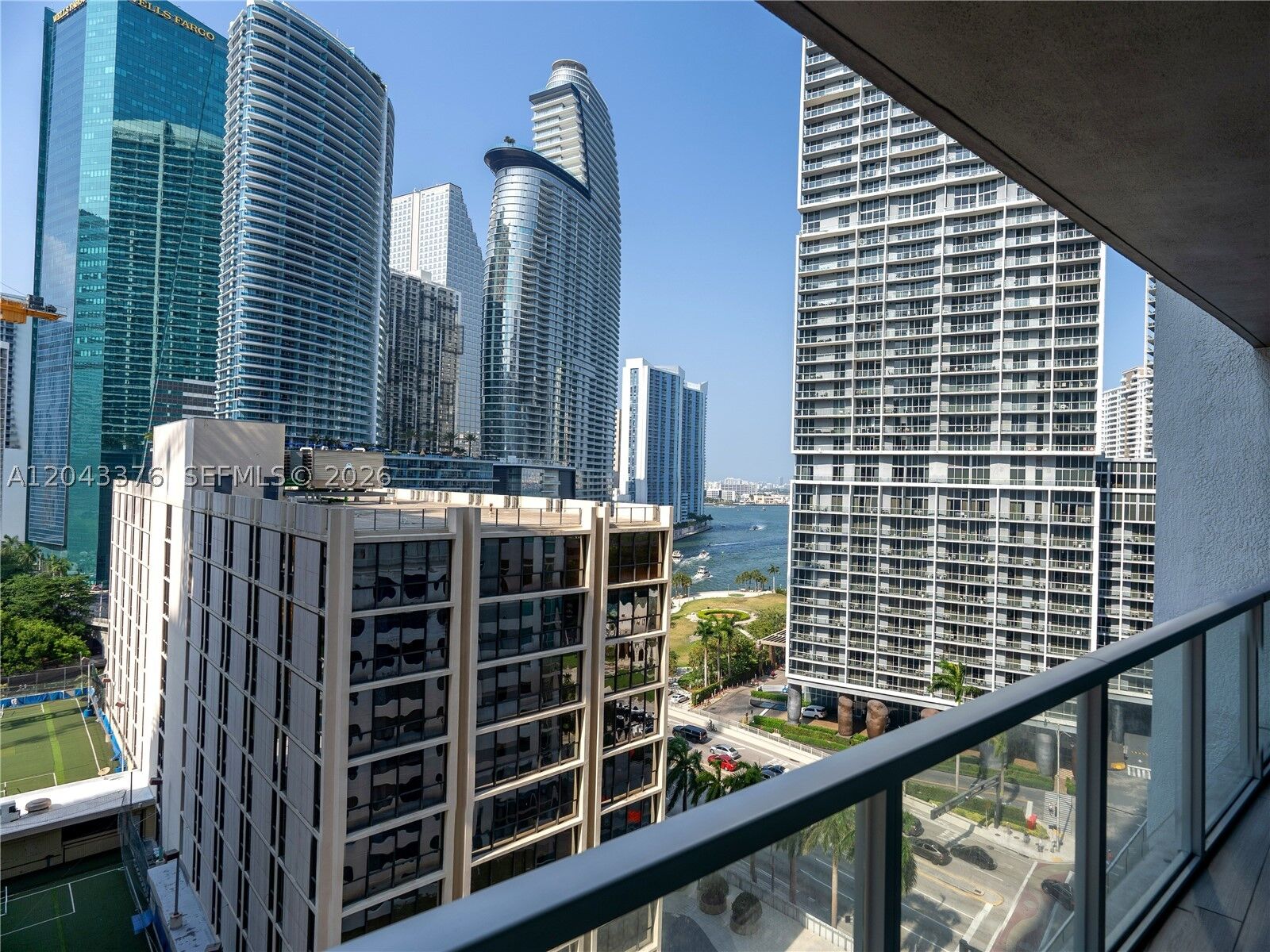 Property Photo:  500 Brickell Ave 1407  FL 33131 