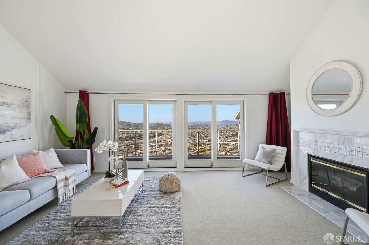 Property Photo: 580 Pointe Pacific 4 CA 94014