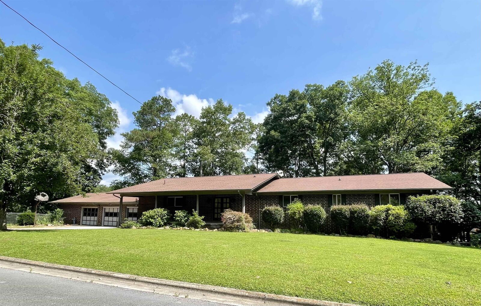 Property Photo:  906 Scenic Dr NE  AL 35055 