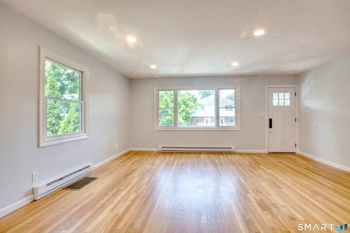 Property Photo: 8 Ridge Place 1 CT 06831