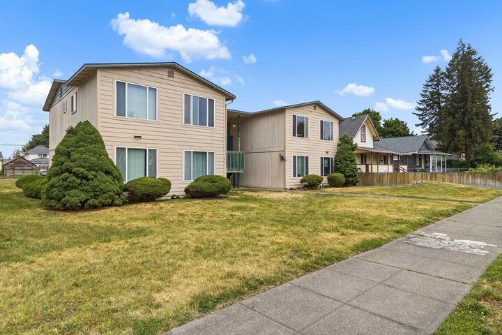 Property Photo: 1707 E Cataldo Ave WA 99202