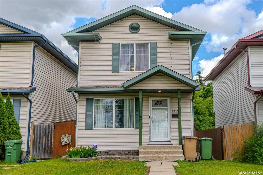 Property Photo:  1430 10th Avenue E  SK S4N 7P6 