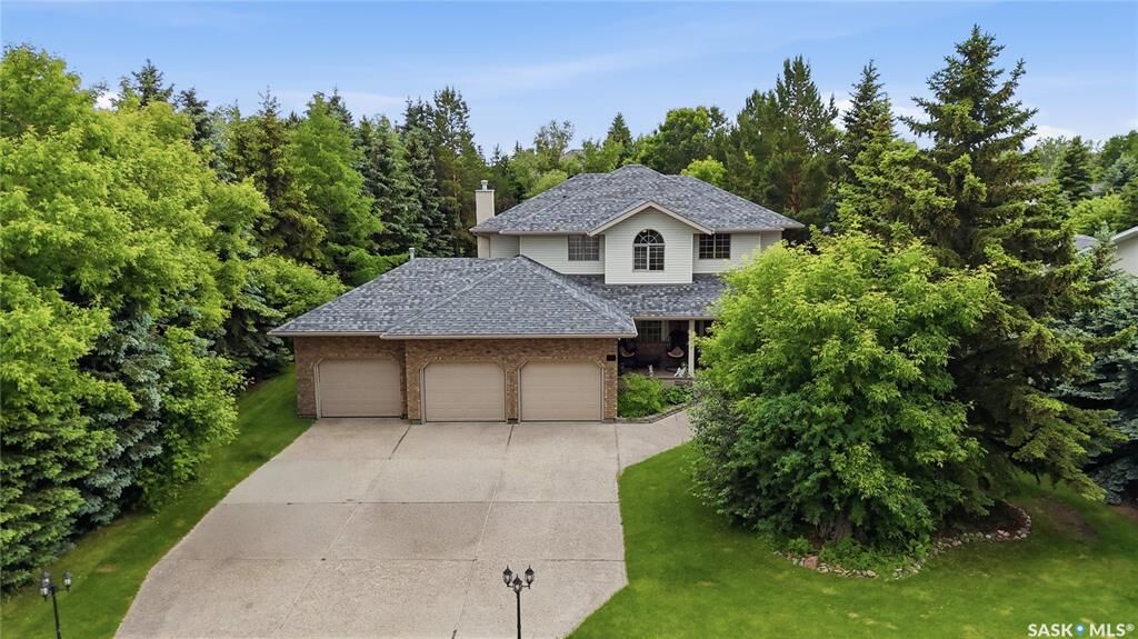 Property Photo:  6 Park Crescent  SK S4L 1B2 