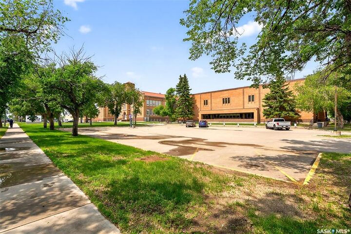Property Photo:  524 Saskatchewan Street W  SK S6H 0V5 
