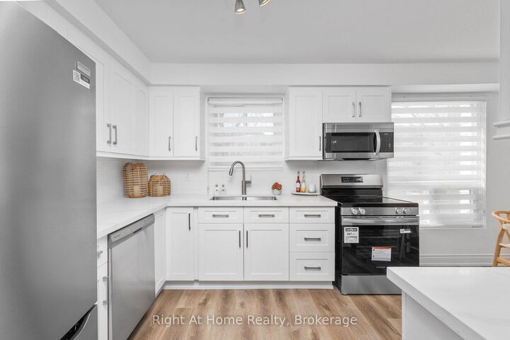 Property Photo:  1400 Mary Street N 3  ON L1G 7B6 