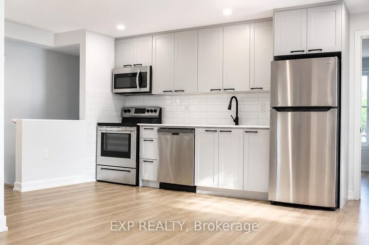 Property Photo:  33 Front Street N Unit #3  ON L3V 4R6 