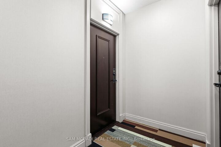 Property Photo: 385 Prince Of Wales Drive 1611 ON L5B 0C6