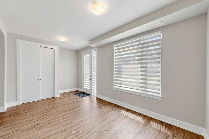 Property Photo:  72 Windward Drive  ON L3M 0J2 