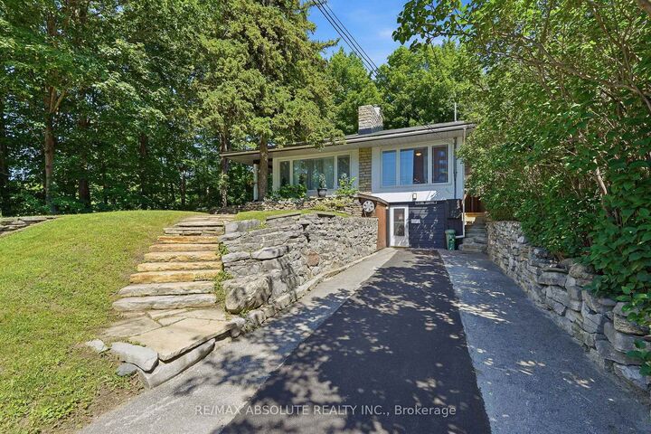 Property Photo: 829 Montreal Road ON K1K 0S9
