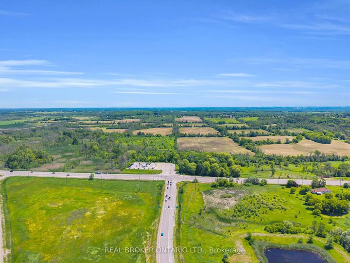Property Photo:  22413 Woodbine Avenue  ON L4P 3E9 