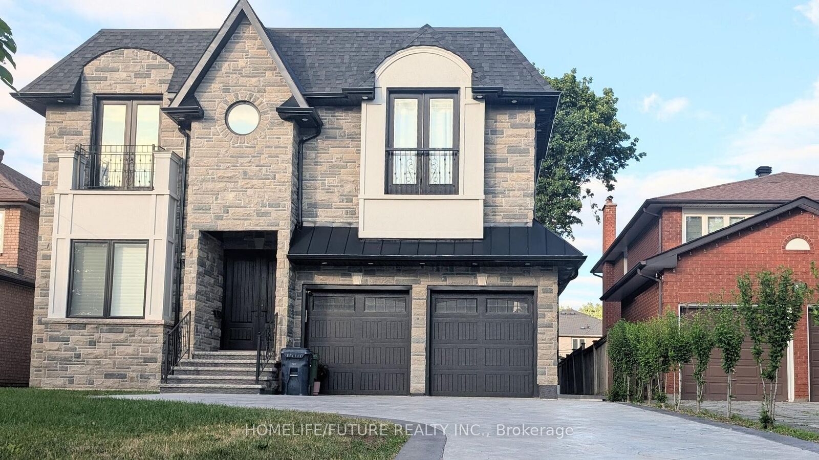 Property Photo:  43 Buena Vista Avenue Bsmt  ON M1S 1J3 