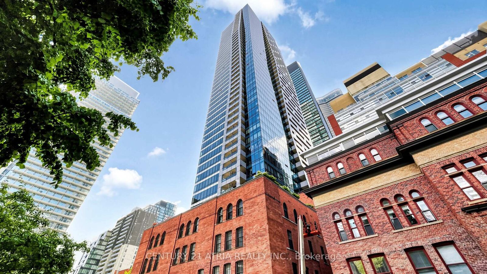 Property Photo:  5 St Joseph Street 3711  ON M4B 0B6 
