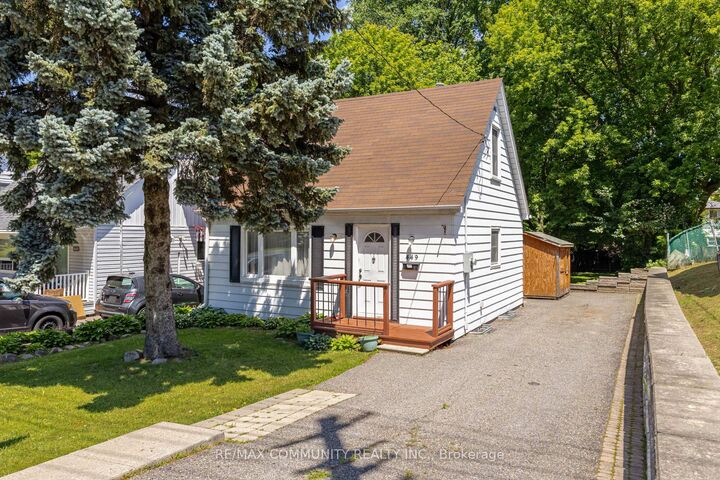 Photo de la propriété:  449 Ritson Road N  ON L1G 5P9 