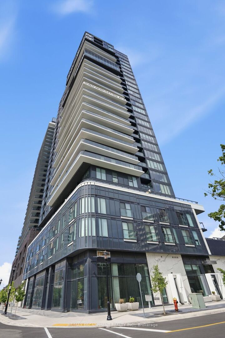 Property Photo: 370 Martha Street 2104 ON L7R 0G9
