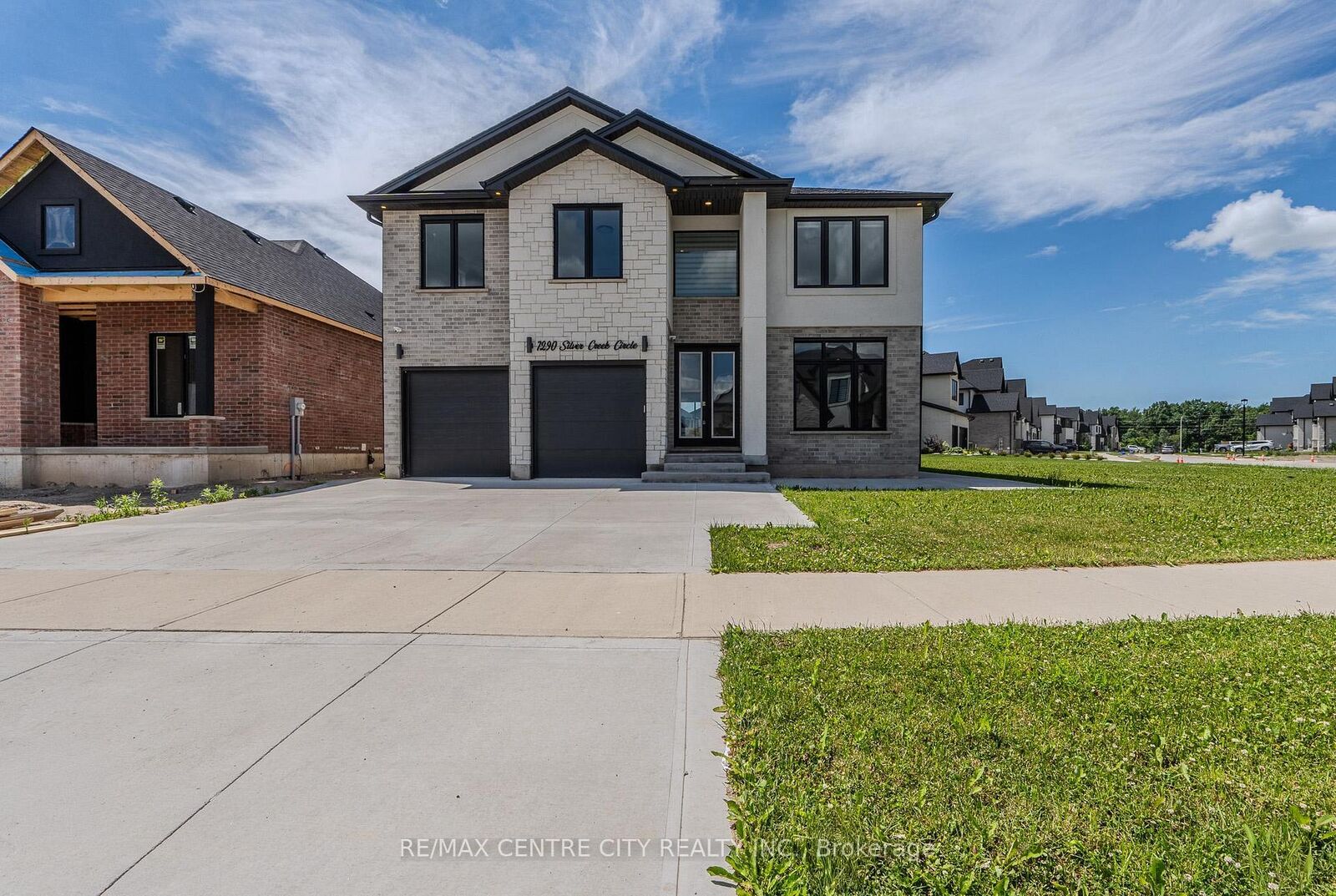 Property Photo: 7290 Silver Creek Circle ON N6P 0G9