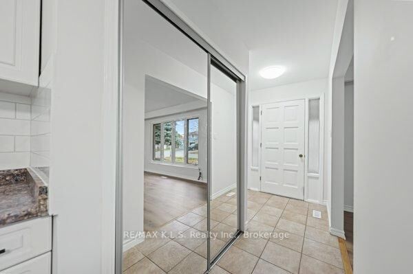 Property Photo: 1206 Valentine Drive ON N3H 2N8