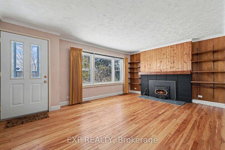 Property Photo: 2511 Junction Avenue ON K1V 8G9