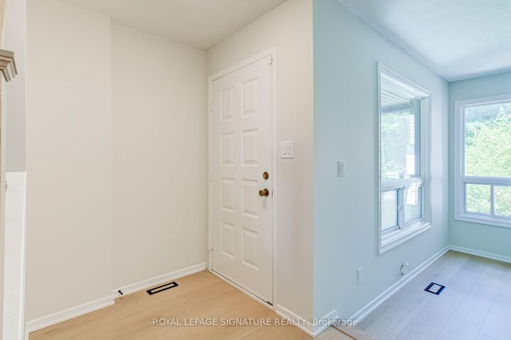 Property Photo:  86 James Park Square  ON M1V 2E6 