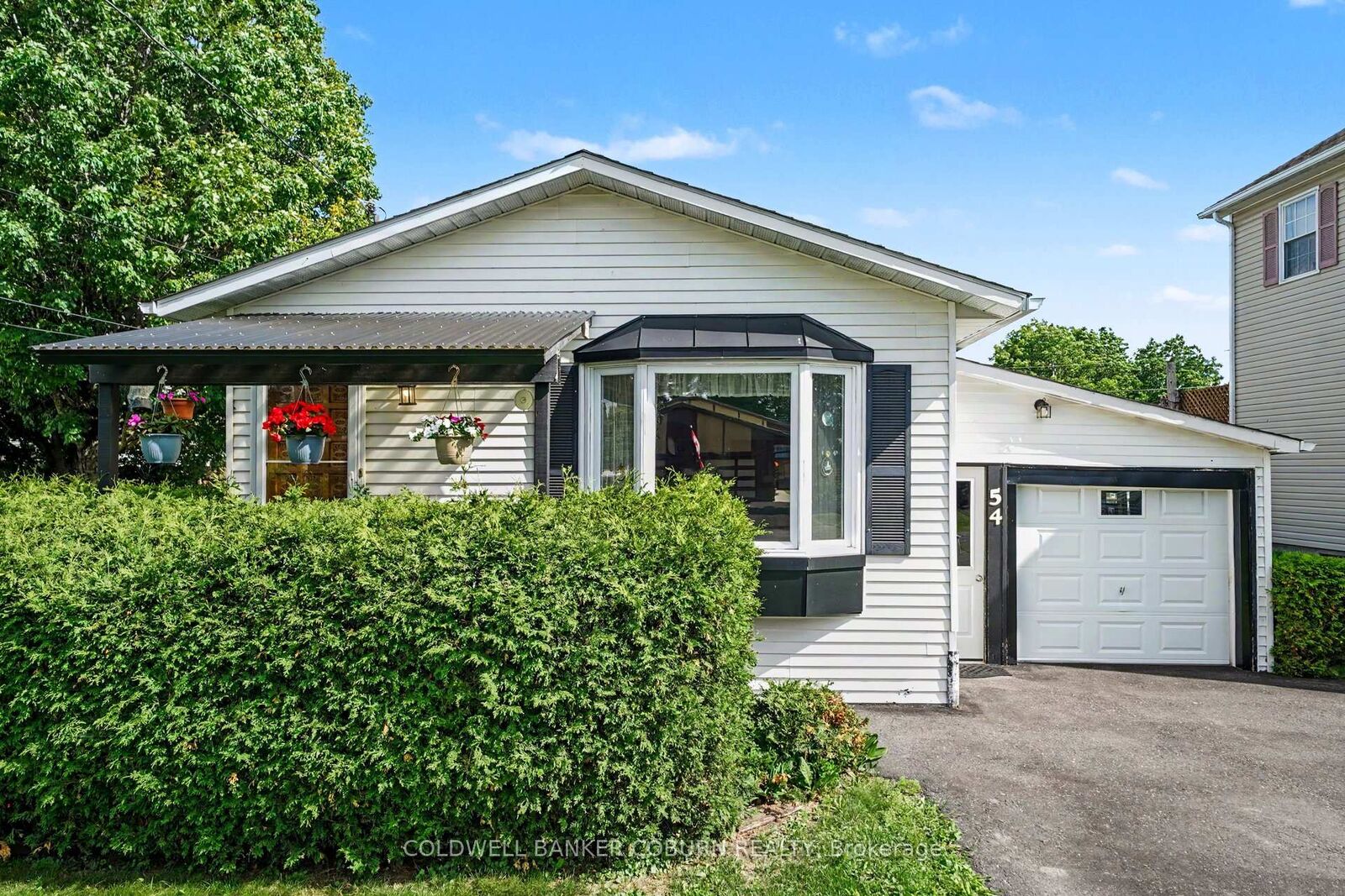 Property Photo:  54 Howard Street  ON K0C 1H0 