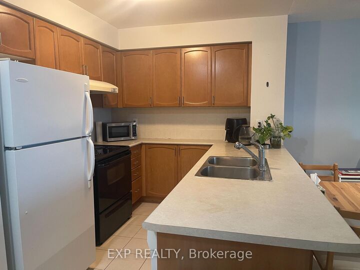 Property Photo: 50 Brian Harrison Way 2810 ON M1P 5J4