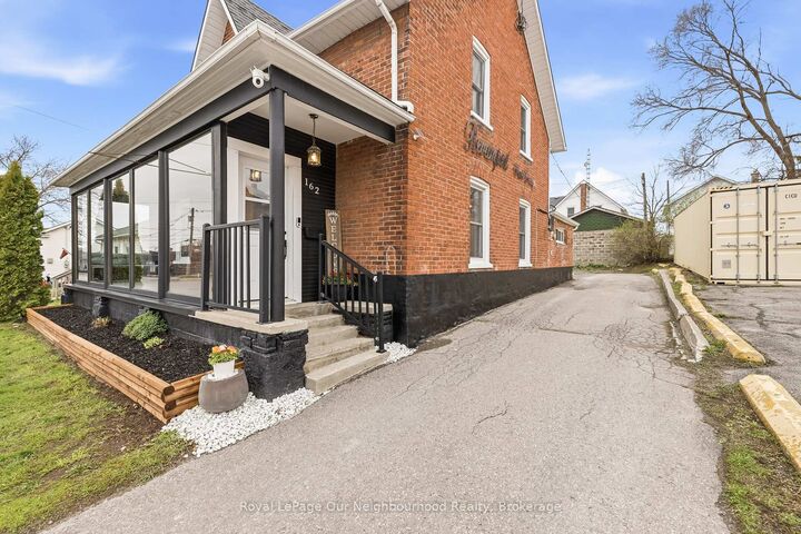 Property Photo: 162 Dundas Street E ON K8V 1L4