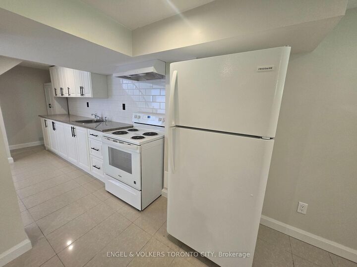 Property Photo:  102 Crone Court B  ON L3Y 4N9 