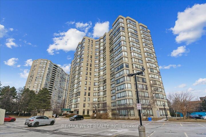 26 Hanover Road 905 — photo 1