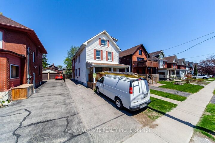 128 Elgin Street E — photo 1