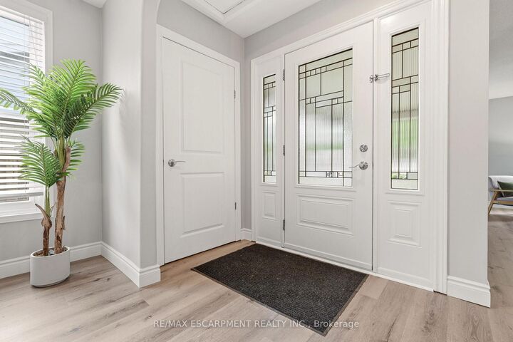 Property Photo:  2353 Middlesmoor Crescent  ON L7P 3X4 